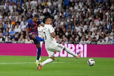 دقيقة بدقيقة.. كلاسيكو  الأرض.. ريال مدريد 1-0 برشلونة.. صاروخ مبابي